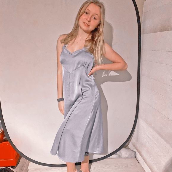 Silk slip dress - Picture 3 of 3